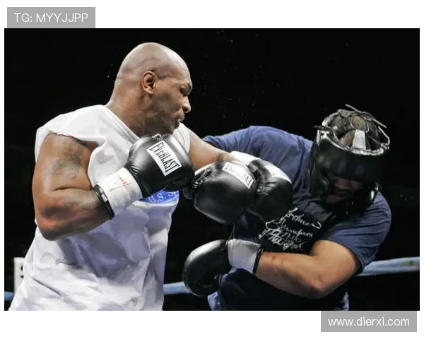 肘击致命!坎农尼尔瞬间击溃布朗森,加冕冠军挑战者